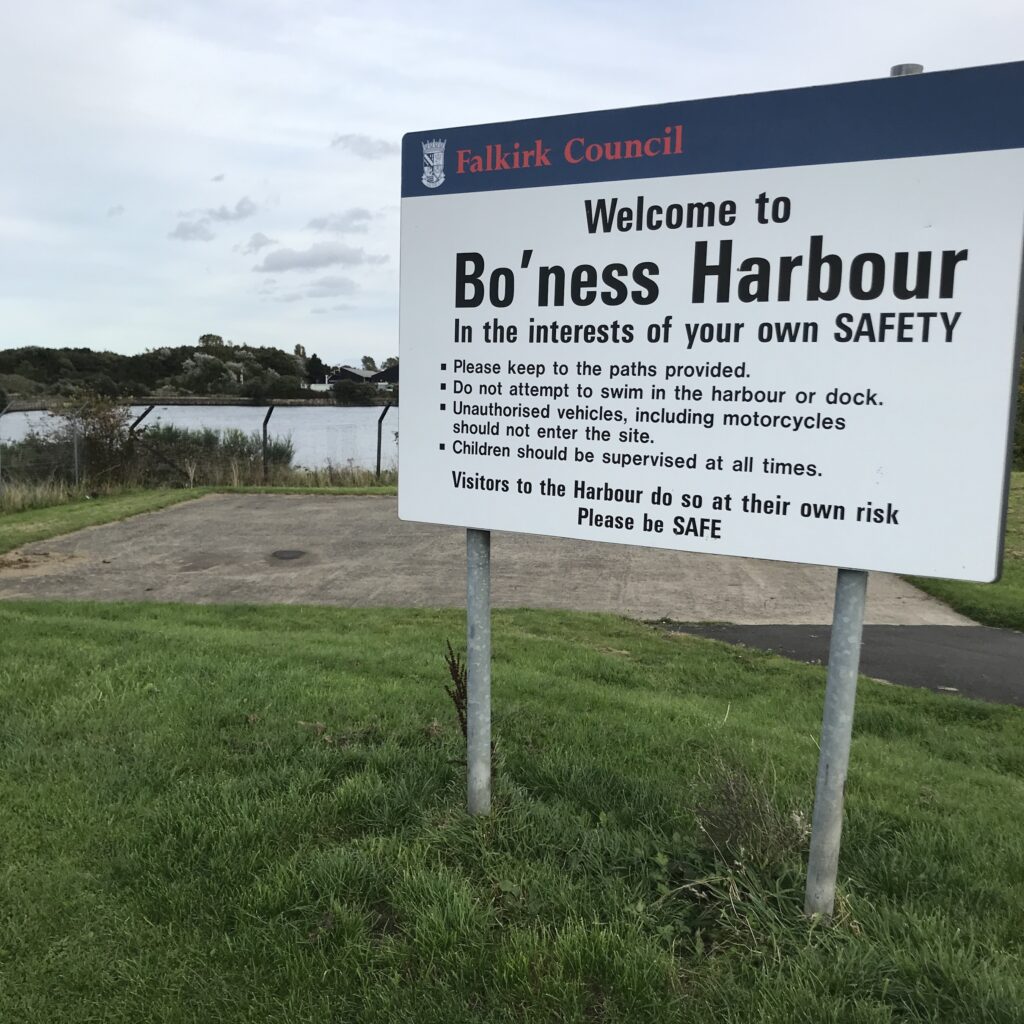 B0'ness Harbour - Cycle Routes in Scotland : Round the Firth of Forth (NCN 76)